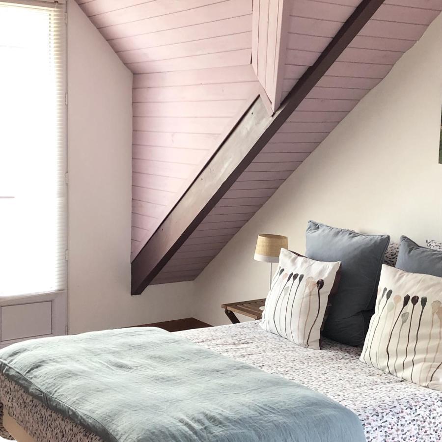 Charmante Maison Entre Marche Et Tourelles ポミシェ エクステリア 写真